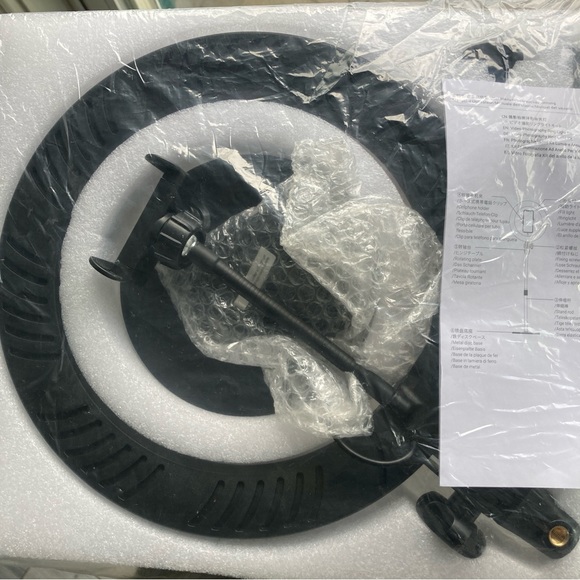 🆕 Ring Light with Phone Holder - Picture 3 of 7